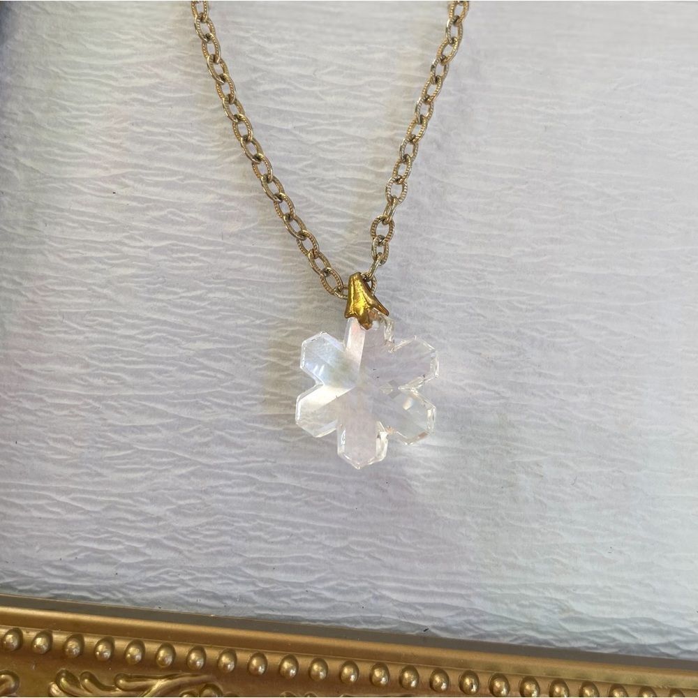 Sarah Coventry Vintage Gold Tone Snowflake Necklace - Picture 2 of 4